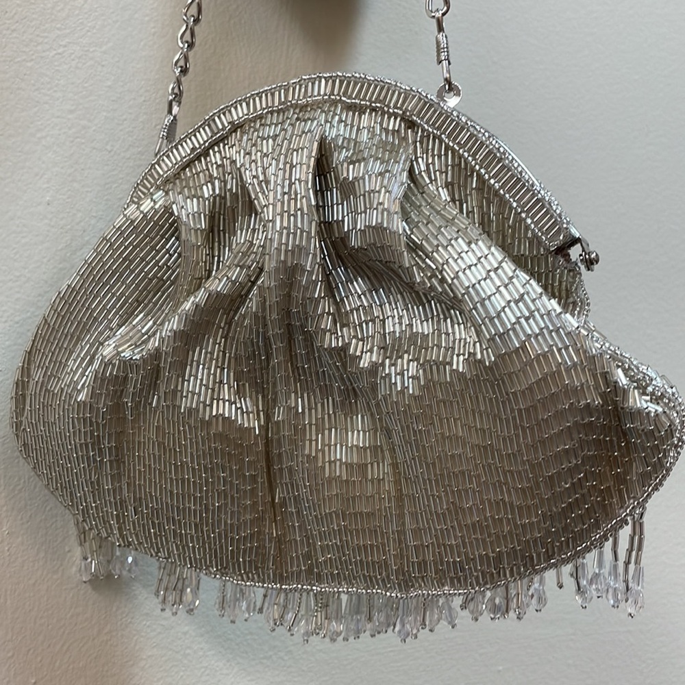 New Women’s Zhuu Claudia Clutch From Anthropologie!!🔥🔥🔥 - Picture 6 of 16